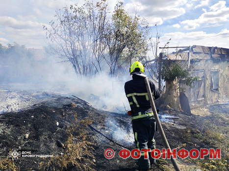 На Кіровоградщині надзвичайники тричі гасили займання у житловому секторі (ФОТО)